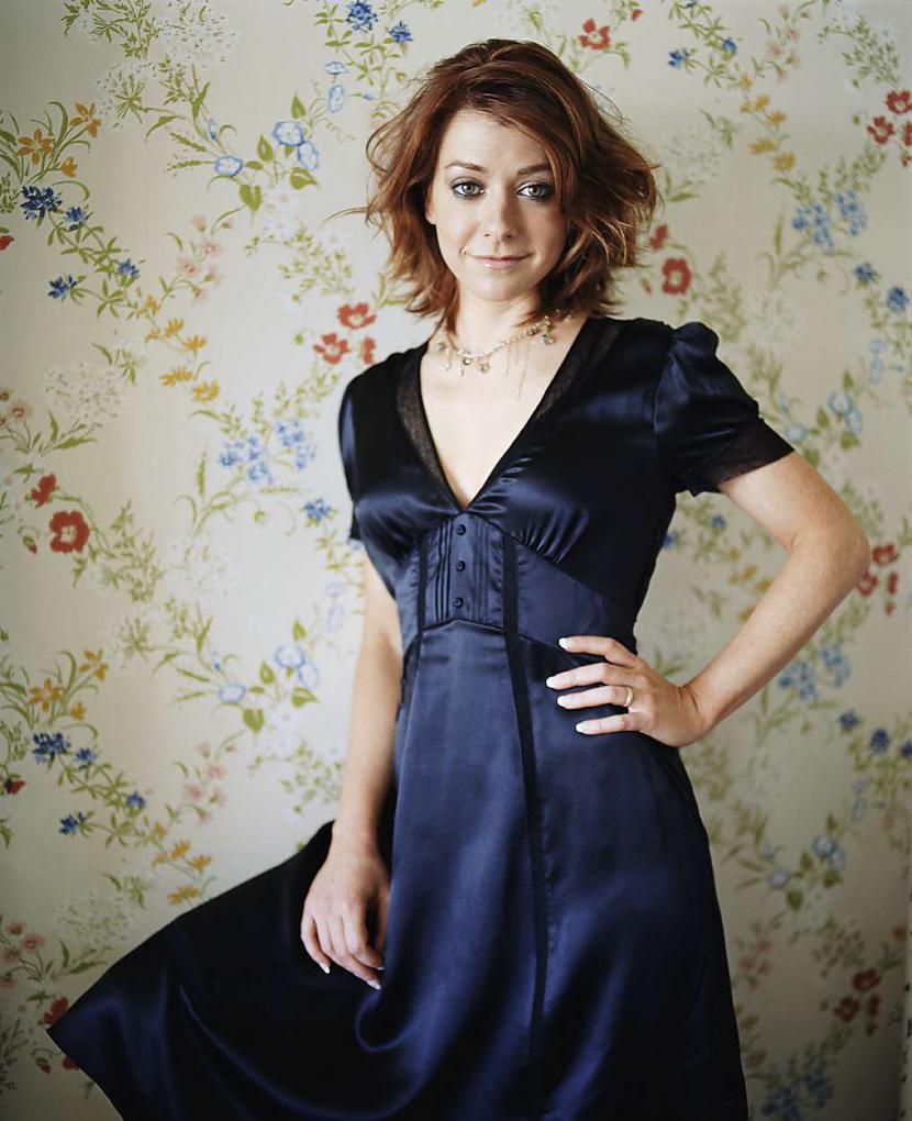  Autors: johny Pievilcīgā Alyson Hannigan