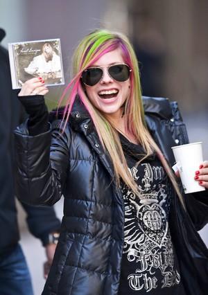Paparazzi 2011 Autors: serenasmiles Ģērbies kā Avril Lavigne