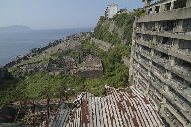  Autors: SainTeX Abandoned japanese island