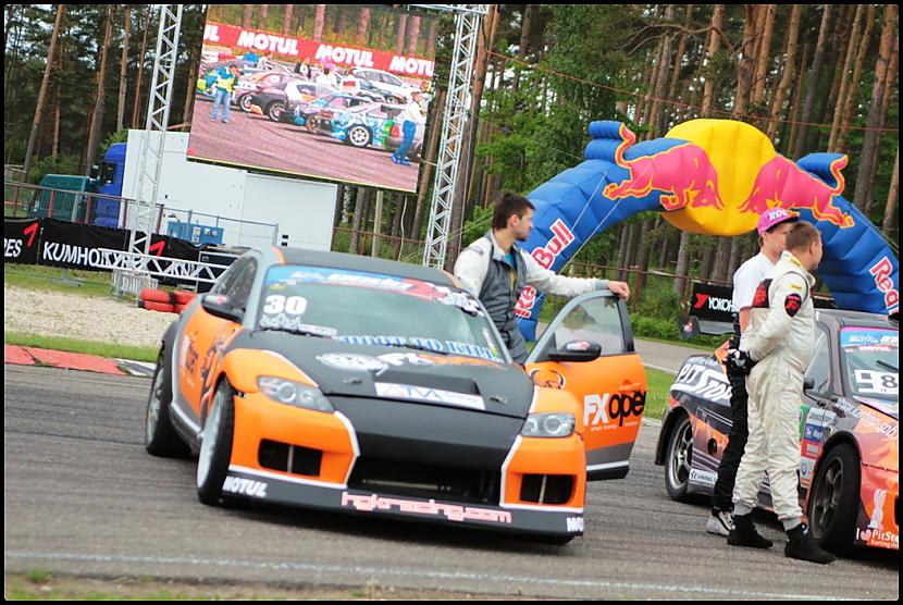  Autors: Fosilija Latvijas Pro Drifta Auto Apskats Ar Pilotiem 2011.