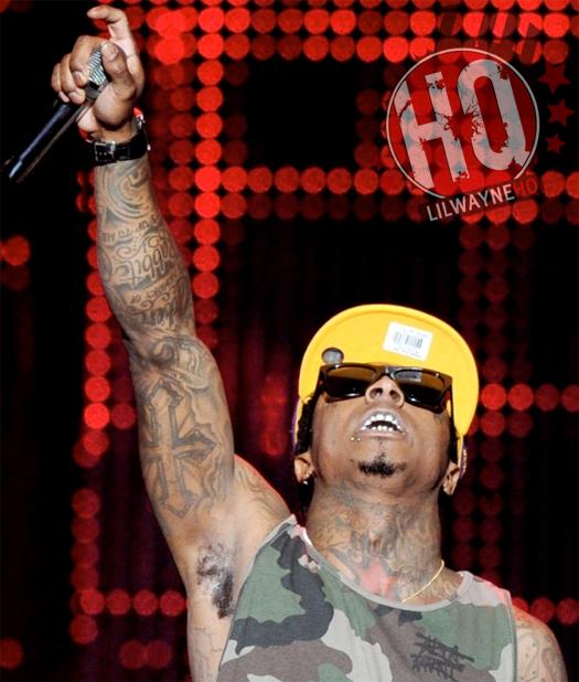 Wayne has a cross on his right... Autors: Chiko1 Lil Wayne Tattoo Nozīmes ( ENG)