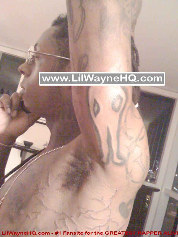 Some vein tattoos on the side... Autors: Chiko1 Lil Wayne Tattoo Nozīmes ( ENG)