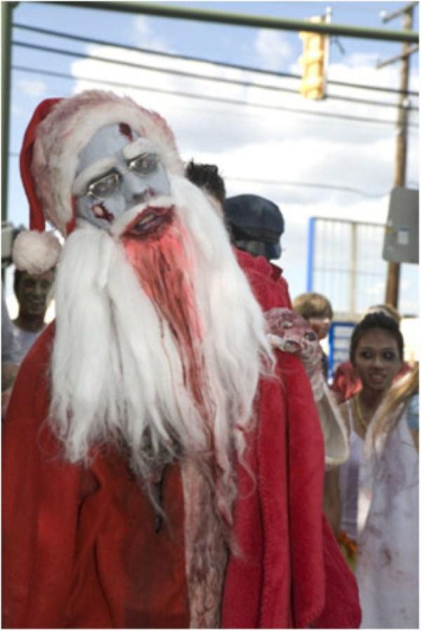  Autors: Asiņainā Mērija Halloween+Christmas=ZOMBIE SANTA!!!