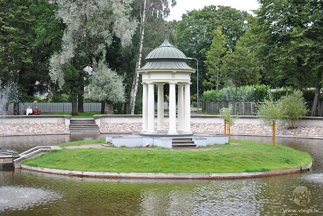 gulbju dīķis kur peld pīles... Autors: jaunaisgads Liepāja