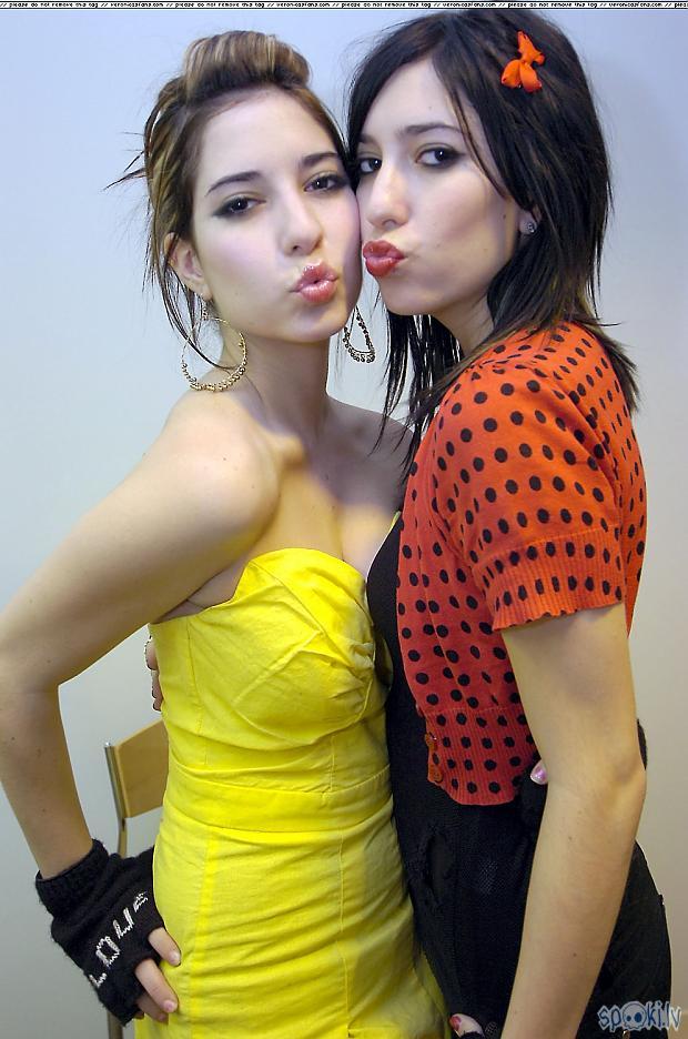  Autors: Stuffy The Veronicas.