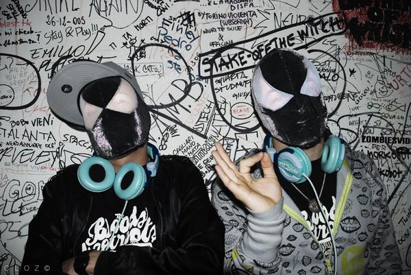  Autors: gangsteris The Bloody Beetroots :*