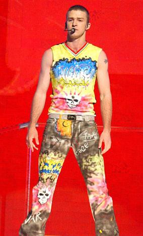 Justin Timberlake  2001 Tas... Autors: UglyPrince MTV VMA Awards- biedējošākie tērpi