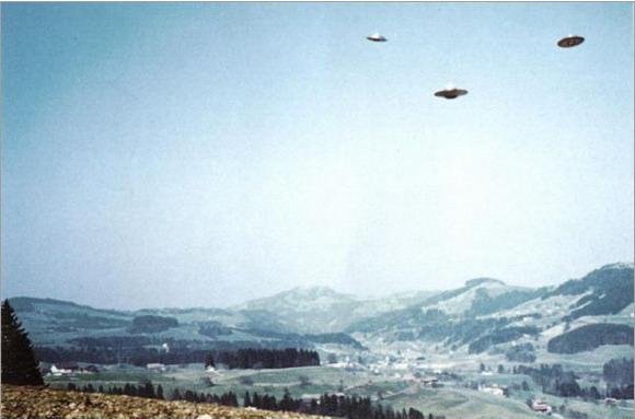  Autors: posts UFO Photographs 1910-2008