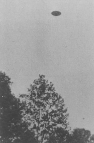  Autors: posts UFO Photographs 1910-2008