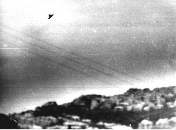  Autors: posts UFO Photographs 1910-2008