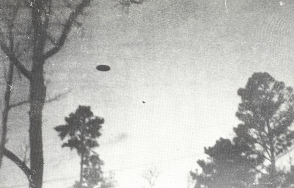 January 25 1967    Hampton... Autors: posts UFO Photographs 1910-2008