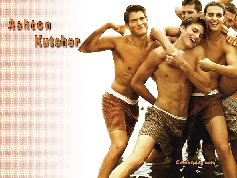  Autors: nomadaa Ashton Kutcher