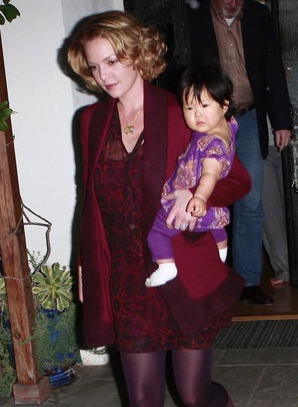 Katherine Heigl un vīrs Josh... Autors: princeSS Celebs Who've Adopted Kids