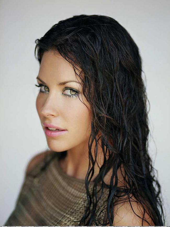 Evangeline Lilly Autors: Holy Cow Lost