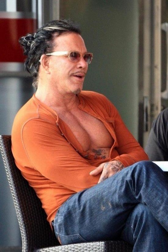 Mickey Rourke Shows Off His... Autors: artyrs Smieklīgākā slavenības bilde 2009