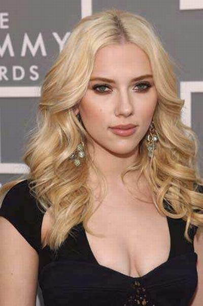 Scarlett Johansson co William... Autors: lainere slavenību adreses