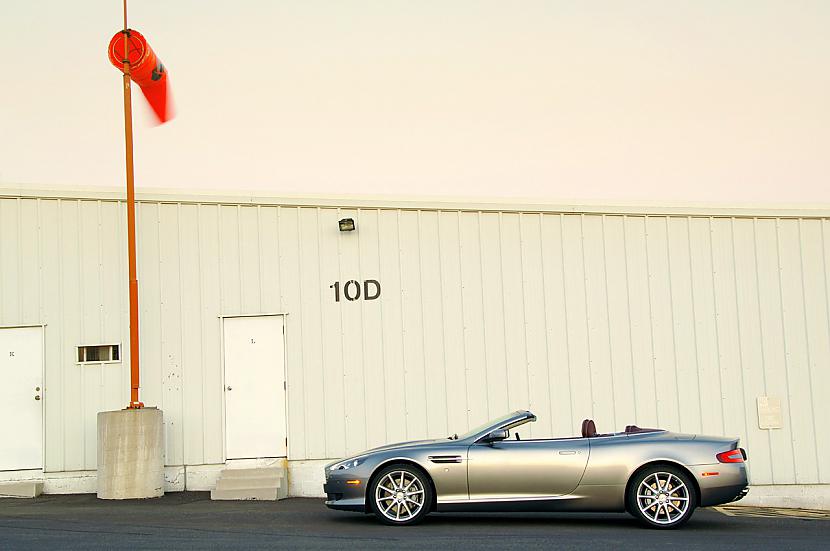 2009 Aston Martin DB9 Volante Autors: bizonis1 Autoblog's Top 100 Photographs of 2009