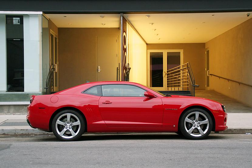 2010 Chevrolet Camaro SS Autors: bizonis1 Autoblog's Top 100 Photographs of 2009