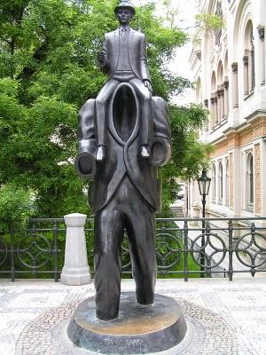 quotMīklainais Kafkaquot... Autors: Askolds Neparastas statujas