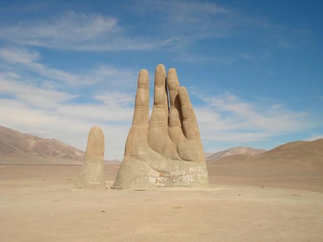 Atakam tuksnesī Čīlē tikai 75... Autors: PhantomMadness 5 Dīvainas statujas!