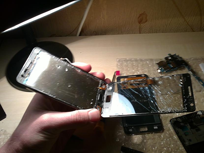  Autors: wiesys Samsung Galaxy S 2 remontēšana (Homemade)