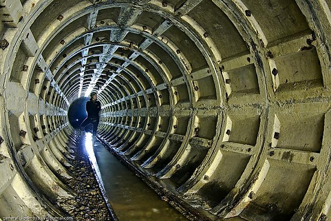 Šobrīd mēs esam tuneļos kas... Autors: Zilais Kamielis 3000km Gari Pazemes Tuneļi!