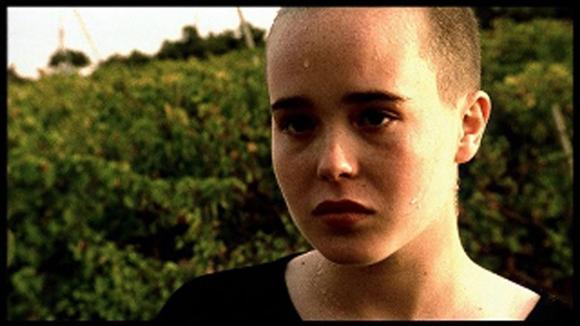 Ellen Page Pzīstama aktrise ar... Autors: luvazhels Skūtās slavenības!
