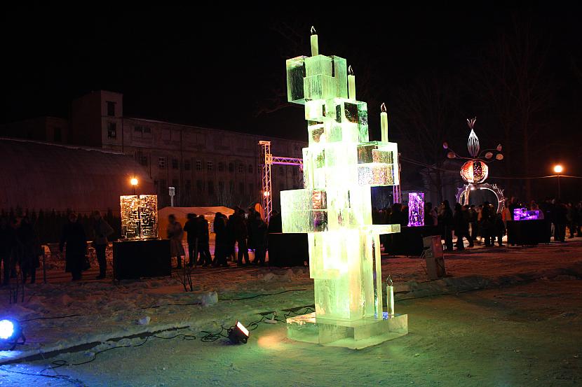  Autors: connected Jelgavas ledus skulptūras
