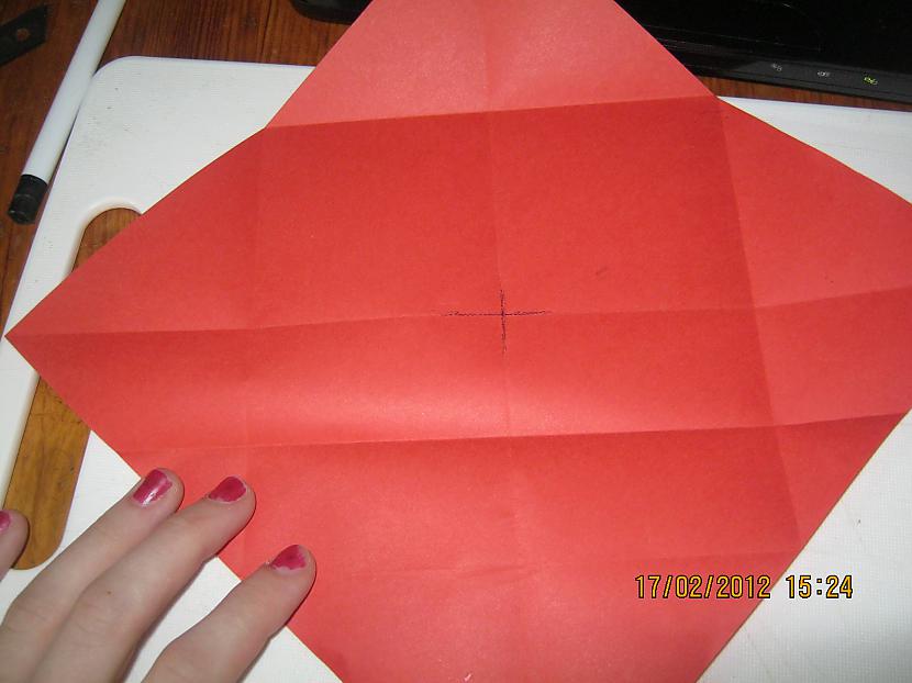 tad atlokam atkal vaļā... Autors: xo xo gossip girl Origamī kastīte-soli pa solītim ^^