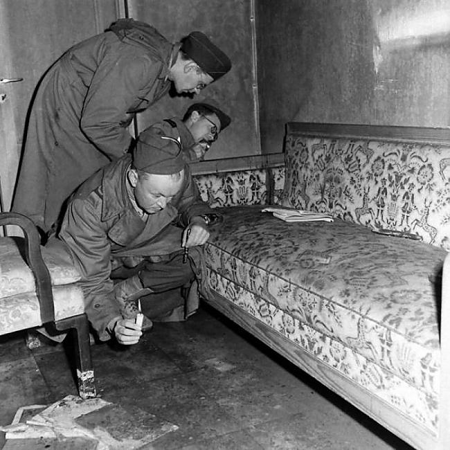 Parvietojoties pa... Autors: Franziskaner Hitlera bunkurs 1945. gada aprīlī