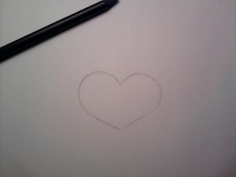 Pirmais uzzīmējat sirsniņu Autors: Patrika Kā uzzīmēt pūķi!