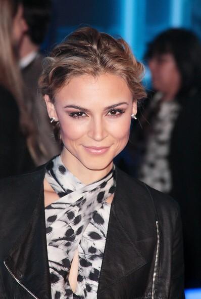  Autors: elizabeth22 Samaire Armstrong