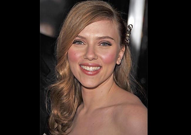 Scarlett Johansson Autors: NeLdiNja Dabīgi blondās slavenības.
