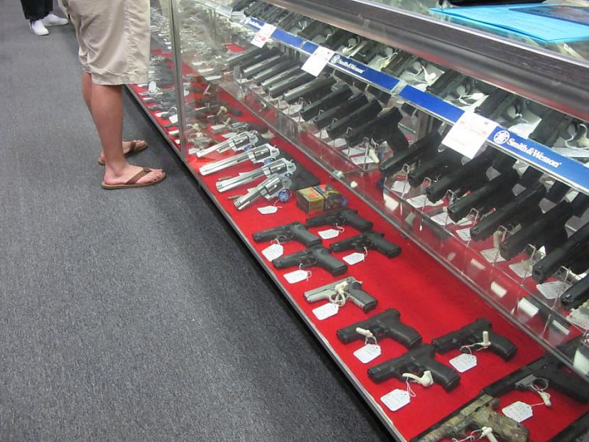  Autors: ORGAZMO ieroču veikals Amerikā