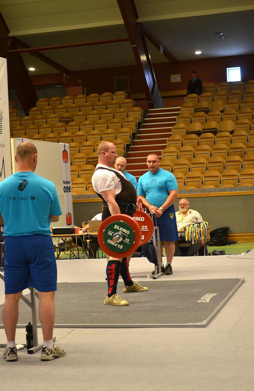  Autors: wwwsplv Pasaules Bezekipējuma Kauss Spēka Trīscīņā