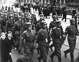 1943 gada sākumā saasinoties... Autors: Deividsss 2. Pasaules karš Latvijā (notikumu gaita) Nacistiskā okupāci