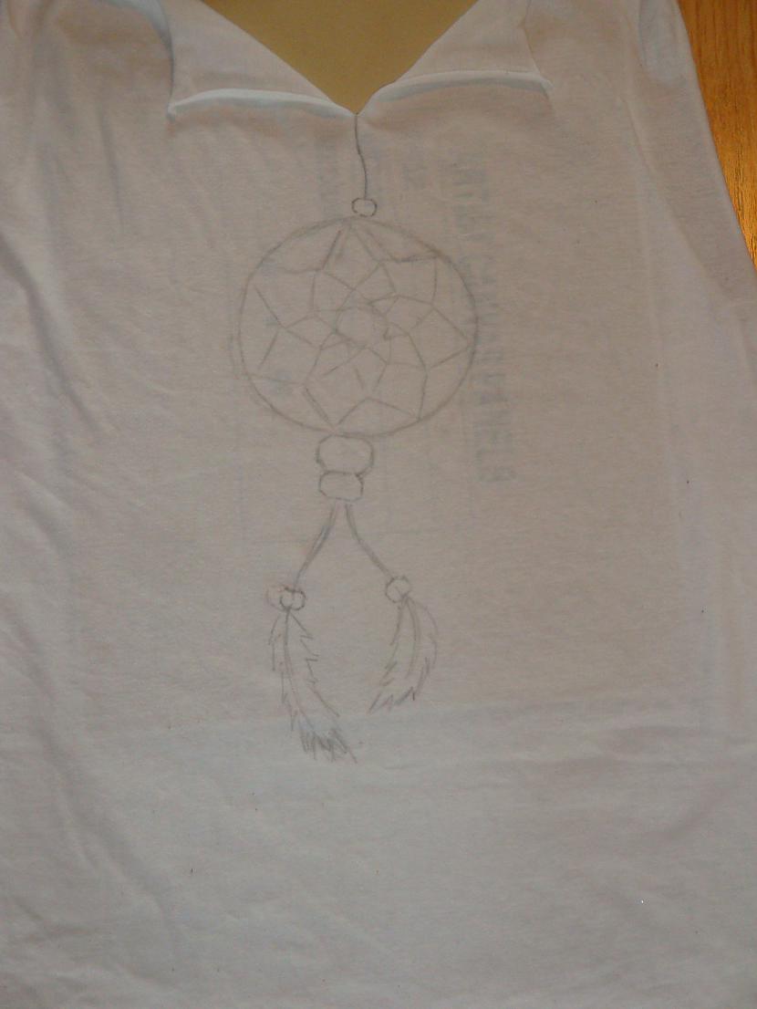 Pārzīmējam viegli uz krekla Autors: dakīijz DIY krekls (sapņu ķērājs)