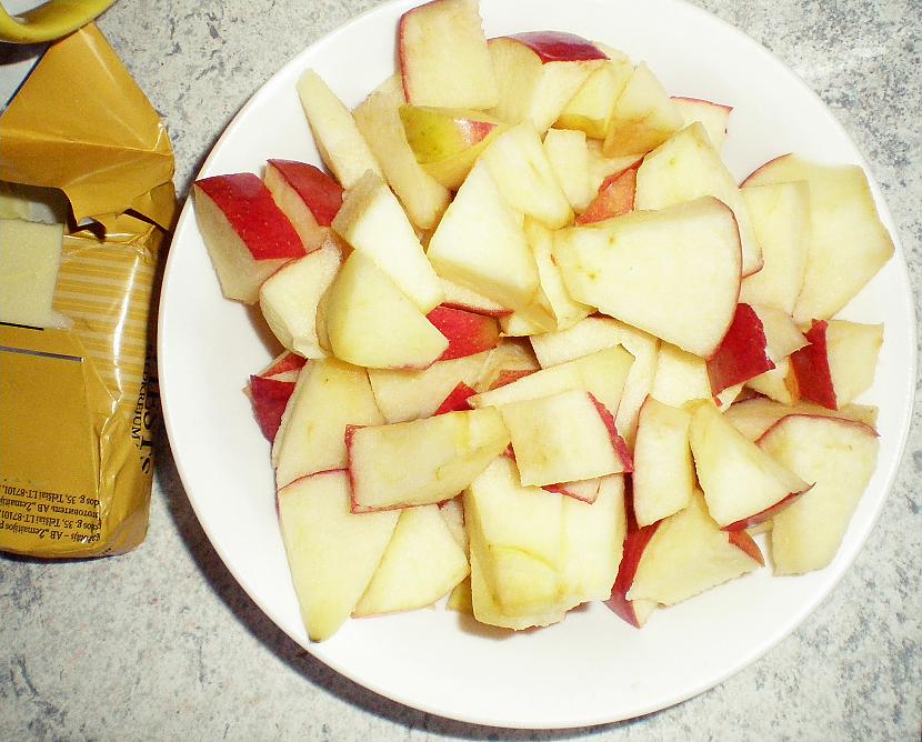 Nopirku ābolus tādus lielus... Autors: 5fleas Medus-ābolu pīrāgs