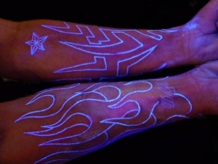 Tatad kad tusējies vari visus... Autors: BezzeeCepums UV tetovējumi.