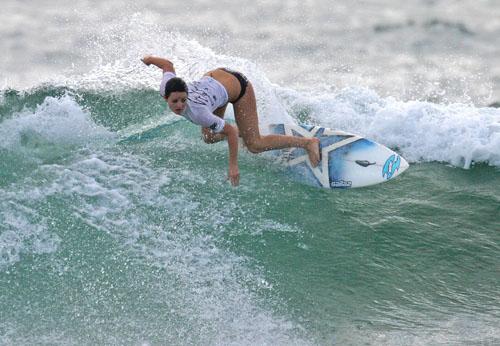 Sponsori Gorilla Grip... Autors: whosays Best Female Surfers 2012