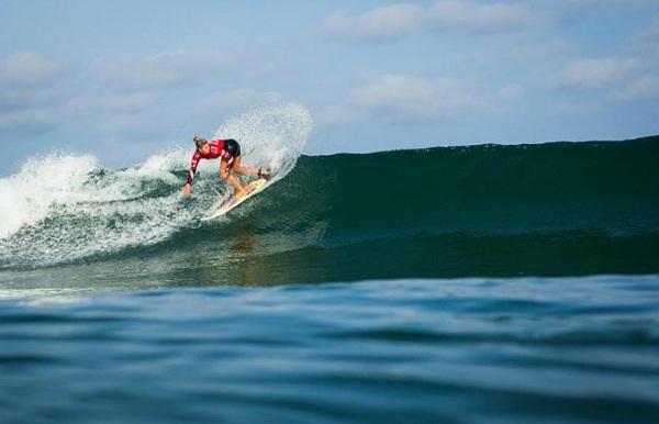 Sponsori ONeill wetsuits and... Autors: whosays Best Female Surfers 2012