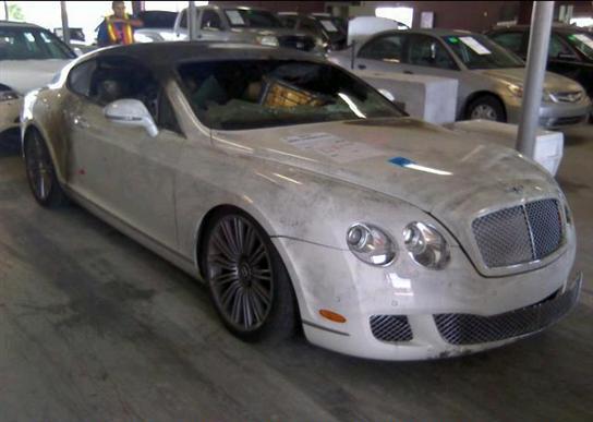 Ar scarono Bentley Continental... Autors: Latišs Avārējušie luksusauto