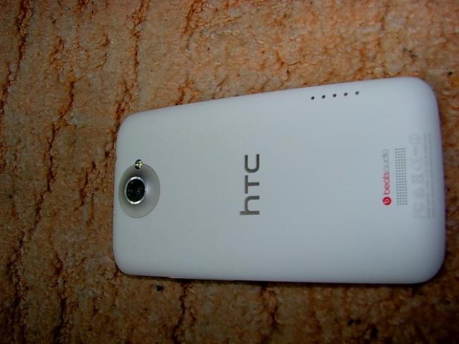 Apgriežu telefonu un redzu... Autors: Latišs Mani HTC One X iespaidi