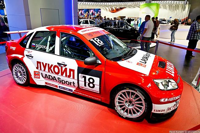  Autors: MarkoPollo Luksuss auto izstāde krievijā. Skaisti...