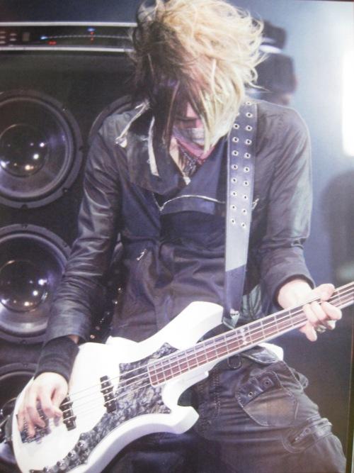  Autors: Aoii The Gazette grupas dalībnieks : Reita