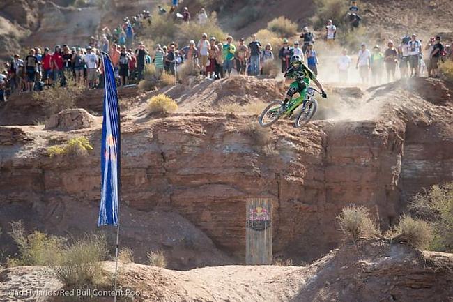 Geoff Gulevich rides in the... Autors: ORGAZMO Trakie DH braucēji.