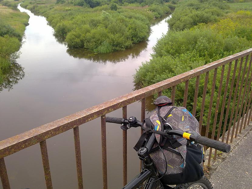 Netālu no scaronī punkta sākas... Autors: FiicHa Ar velosipēdu 100km pie omas.