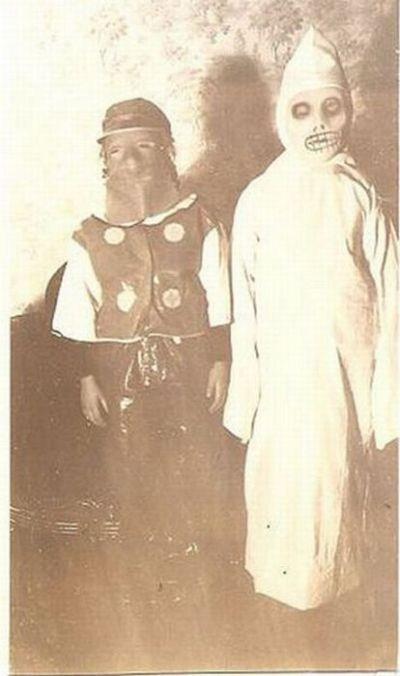  Autors: ZiggaZagga Halloween tērpi XX gadsimta vidū