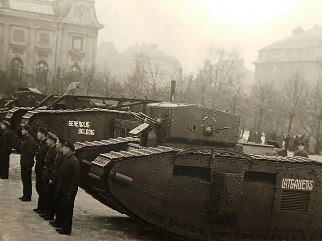Mark tipa tanki Latgalietis... Autors: sliipetais Latvijas armija fotogrāfijās(1920.g-1940.g.)