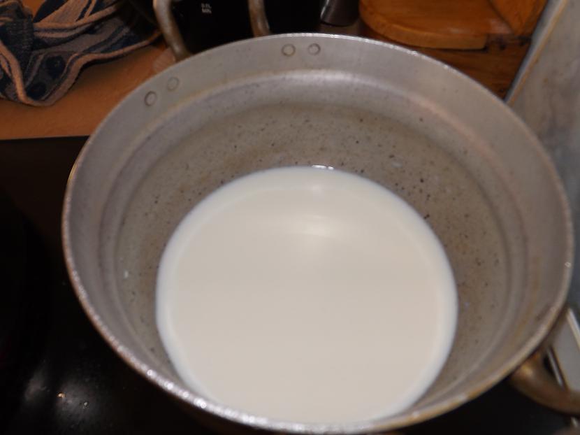 Liekam karsēties glāzi piena... Autors: Maizīīte Mākoņains, gaidāms kotlešu lietus